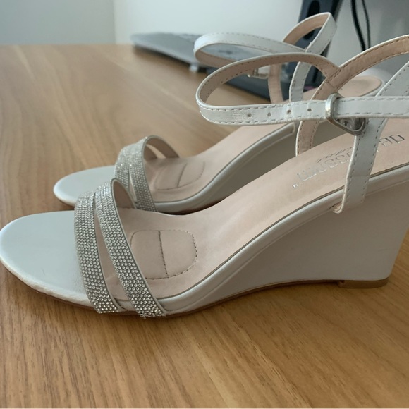 Bridal Wedge - Picture 3 of 5